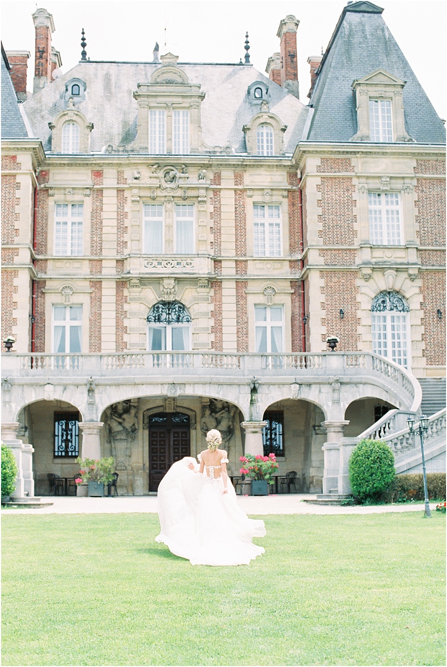 A pre-wedding photo session at Chateau de Fontainebleau Paris, France